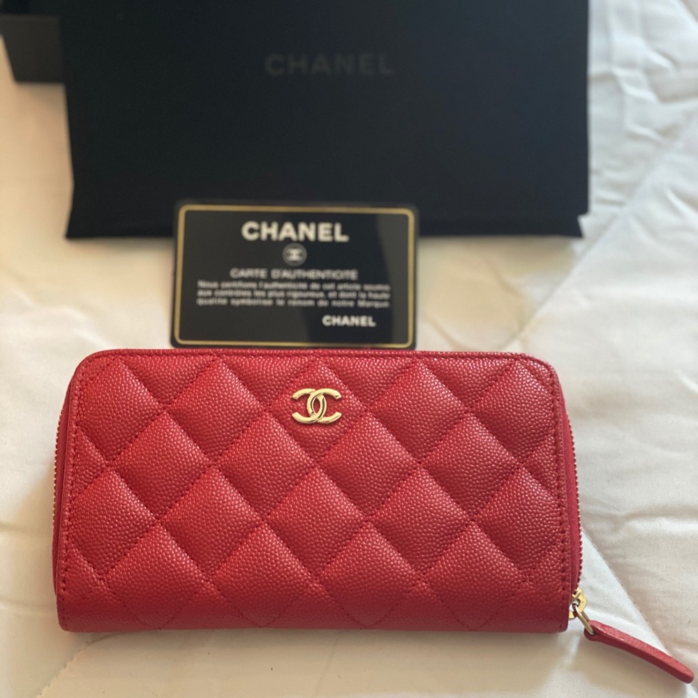 CHANEL MEDIUM ZIP WALLET